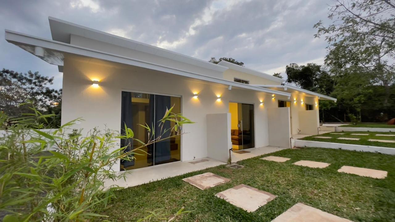 Tiny Houses En Asuncion. Zona Aeropuerto-Rakiura Luque Ngoại thất bức ảnh